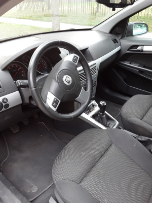 2009 Saturn Astra XR