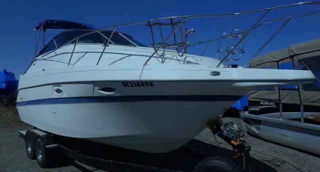 Bateau à moteur Maxum 2400 SE avec remoque EZ load in Powerboats & Motorboats in Shawinigan - Image 5