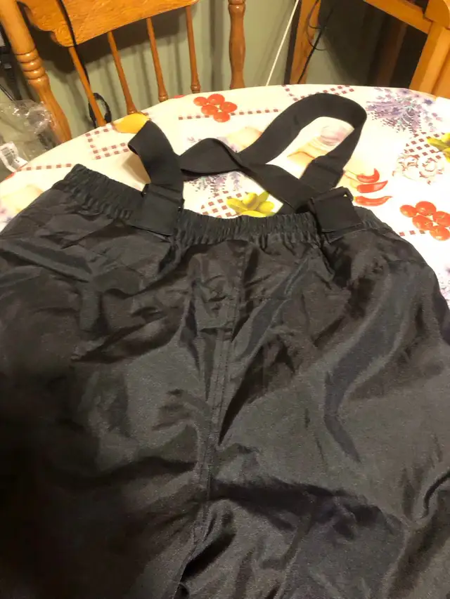 pantalon de neige comme neuf gr:XL/TG (16) ou small pour femme  in Women's - Tops & Outerwear in Longueuil / South Shore - Image 4