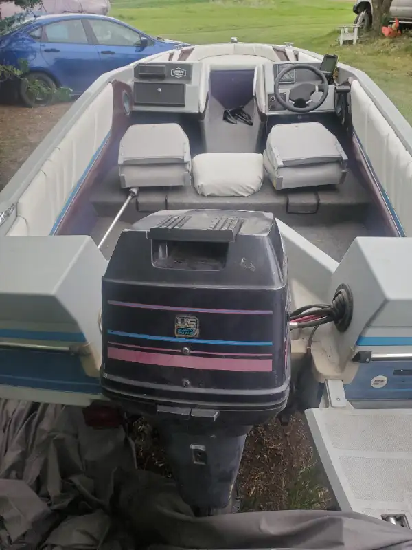 Open bow Bayliner Capri, fish finder, nice little boat in Powerboats & Motorboats in Swift Current - Image 9
