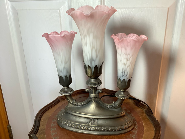 Vintage 3 Frosted Lily Glass Shades Bronzed Base Table Lamp  in Indoor Lighting & Fans in Belleville - Image 3