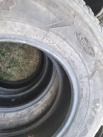 4 Pneu Homologué 275-70-18 LT Goodyear Wrangler Adventurer en kevlar très bonne état 9-32 Beaucoup d...