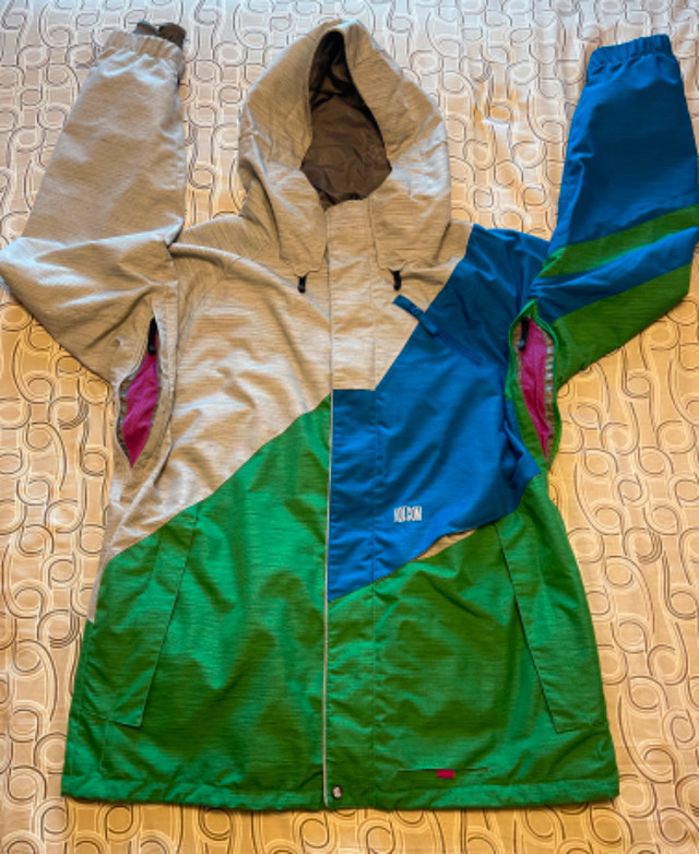 XL VOLCOM 3 colour men’s snowboard jacket in Snowboard in Calgary - Image 4