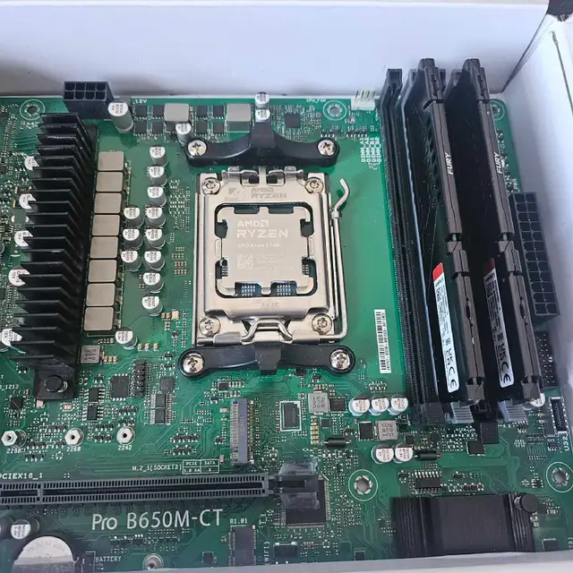 ryzen 5 7600 +Asus b650m motherboard  + ddr5 16gb in System Components in Gatineau - Image 8