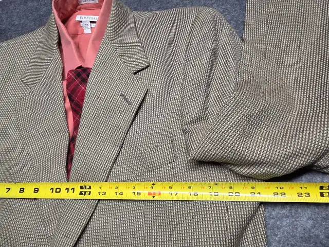 Burberrys Sport Blazer Jacket Men 42 Wool in Men's in City of Toronto - Image 10