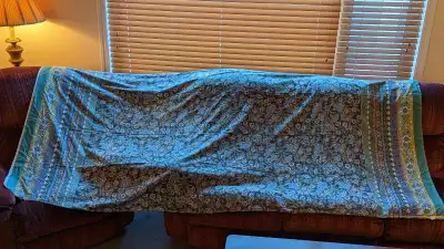 Furniture cover sheet Made in Italy All cotton 9- ft x 8.2-ft Can be used on sofas, beds or as table...