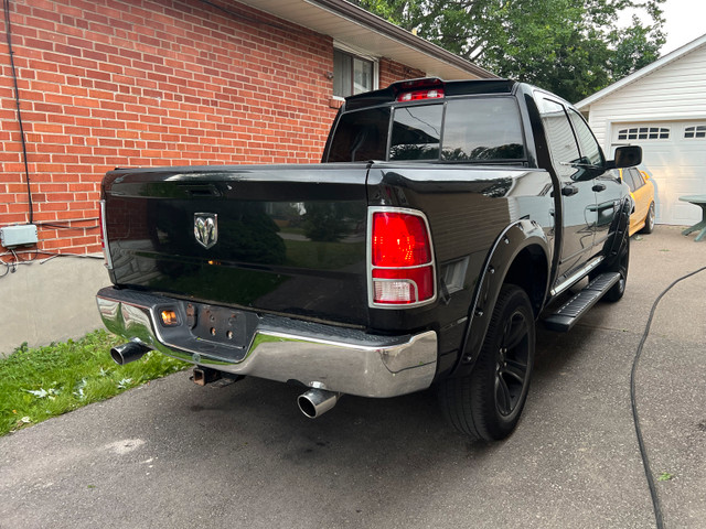 2017 Ram 1500 ST Crew Cab 4x4 | Clean Truck | Loaded with Extras in Cars & Trucks in City of Toronto - Image 3