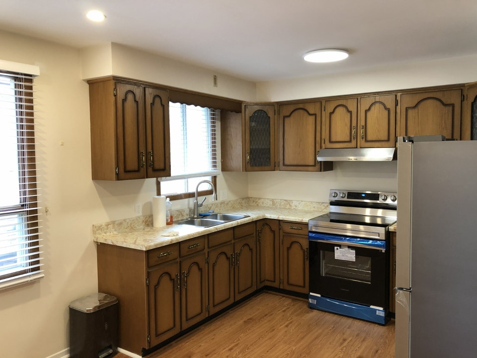 3 bed room house for rent in Niagara Falls 4