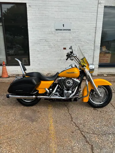 Ad update had wrong pic of speedo that was my ultra , Harley road king custom only made 2 years rare...