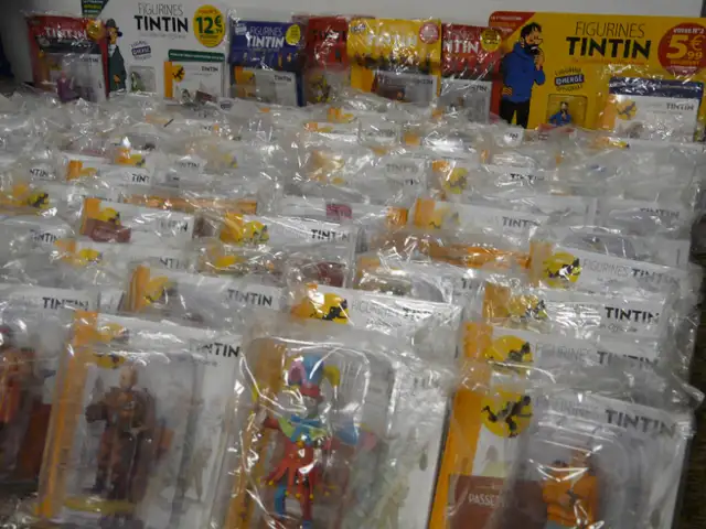 TINTIN FIGURINES DE "LA COLLECTION OFFICIELLE" in Arts & Collectibles in Lévis - Image 4