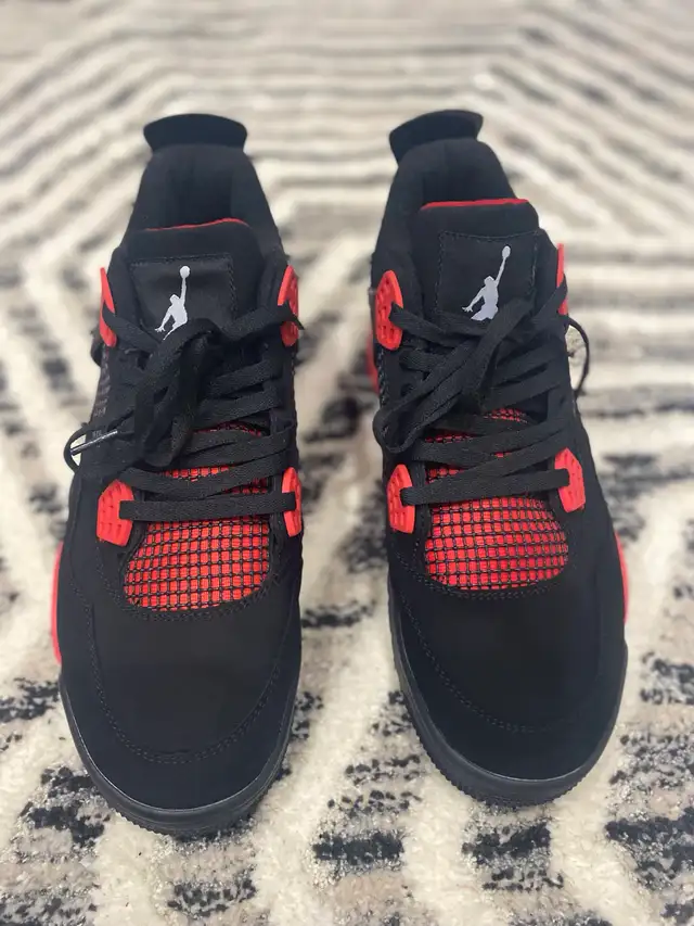 Jordan 4 Red Thunder in Men's Shoes in Mississauga / Peel Region - Image 2