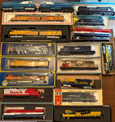 Lot of 18 older brand locomotives and a couple shells. All models have been tested, the Milwaukee Ro...