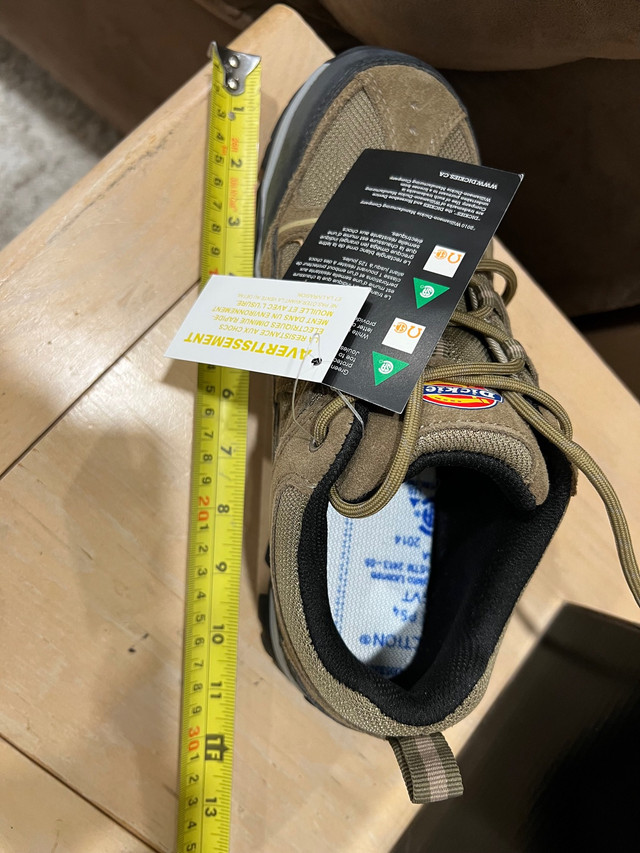 Shoes size 8 with metal cap protection  (new) dans Chaussures pour hommes  à Laval/Rive Nord - Image 2