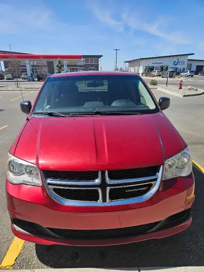 2015 Dodge Grand Caravan – Clean, Well-Maintained, New Brakes and Rotor, No Rust...Ready to Go! Look...