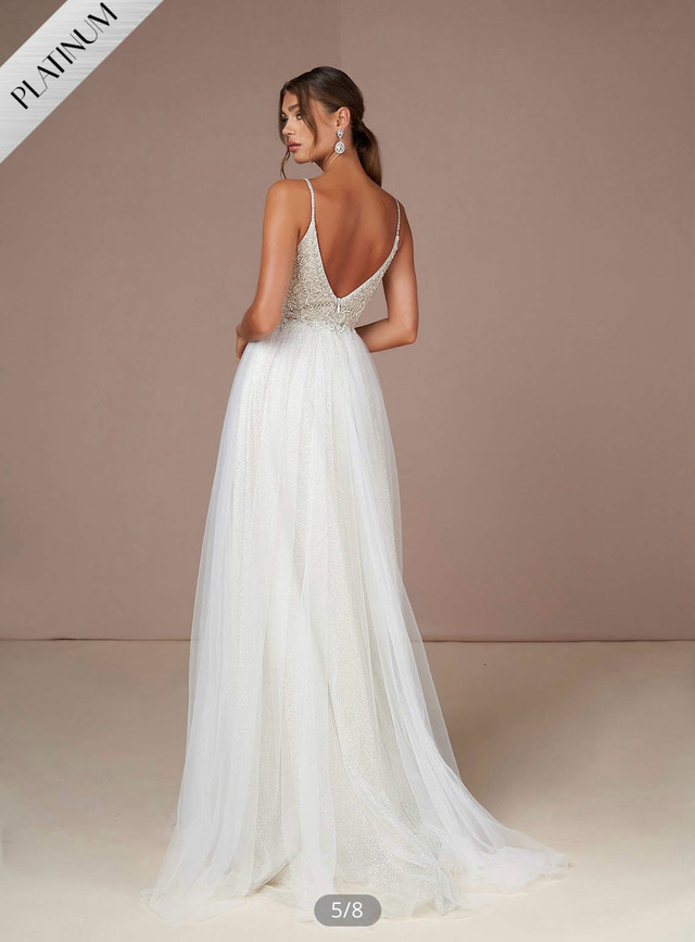 Wedding dress size 22 in Wedding in Belleville - Image 4