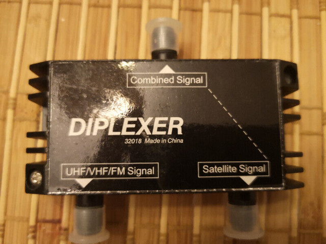 Diplexer: 12v/35w/55w Wiring Harness Controller in Video & TV Accessories in Markham / York Region - Image 2