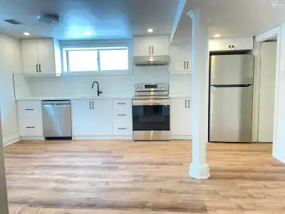 ***PLEASE READ before messaging*** If this listing is up, it means it is still available. Please rea...