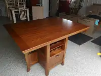 Table haute en bois