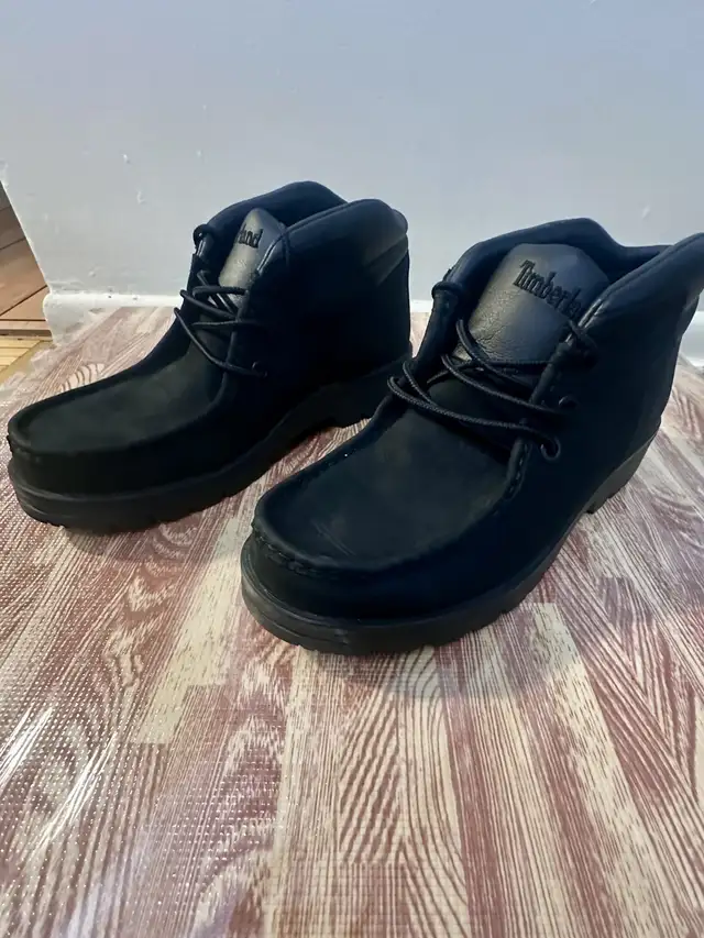 Timberland Boots in Men's Shoes in City of Toronto - Image 5