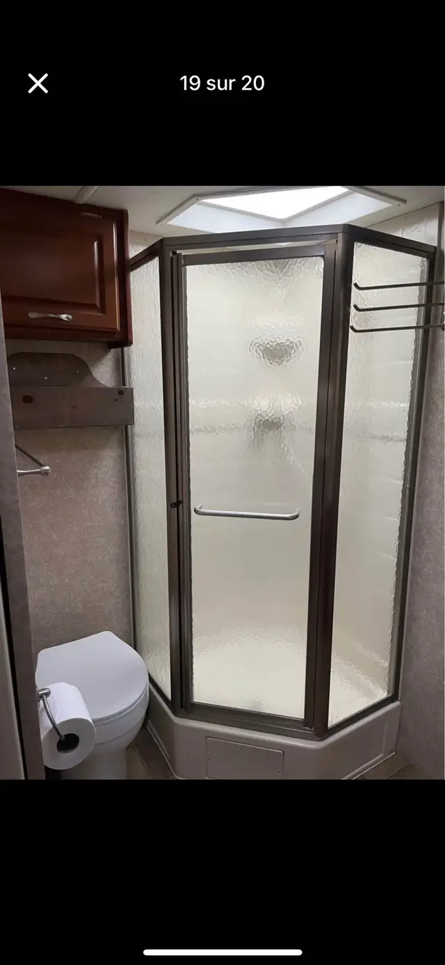 Motorisé Classe A, 31 pieds in RVs & Motorhomes in Granby - Image 10