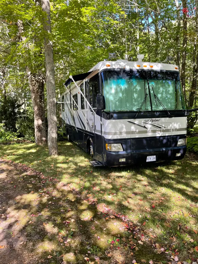 1999 Monaco Diplomat - 38’ Motorcoach - NEW MVI - MUST SELL in RVs & Motorhomes in Bridgewater - Image 3