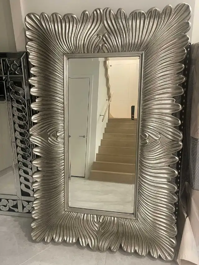 Martin Daniel Standing Mirror in Home Décor & Accents in City of Toronto - Image 3