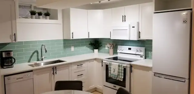 Fully Furnished Private Room for Rent | Female Only | $1,100 in Room Rentals & Roommates in City of Toronto - Image 3