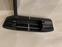 Titleist right hand Dead Center Putter with head cover