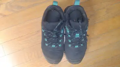 Women's hiking shoes size 6.5, View more