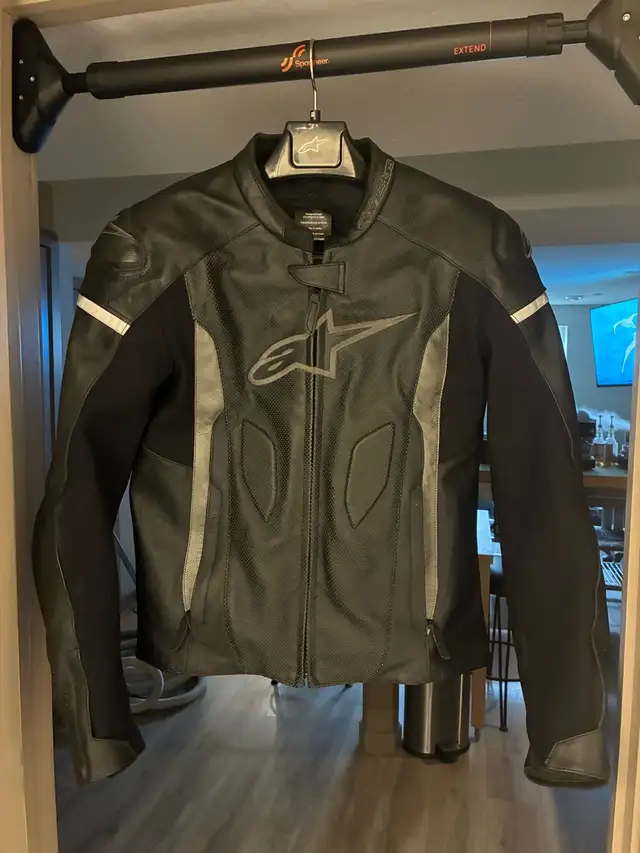 Alpinestars Jacket in Other in Edmonton - Image 3