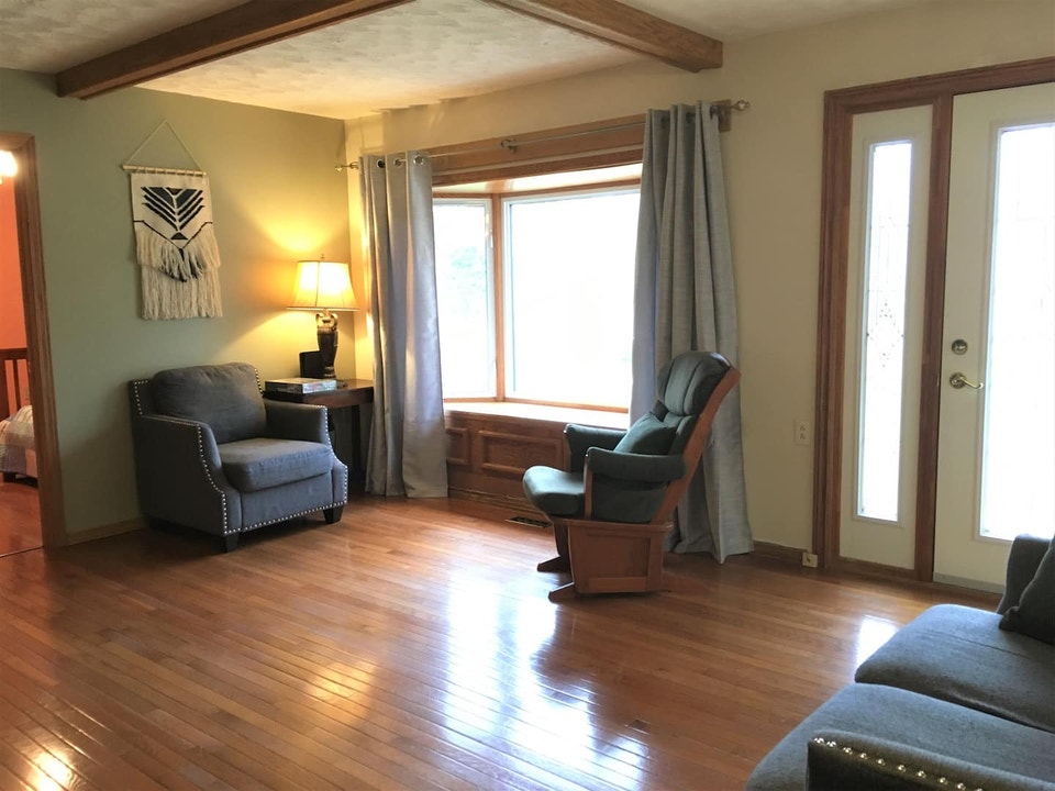 Spacious 3Bd Cottage for Rent in Sauble Beach, Nov to Apr 4