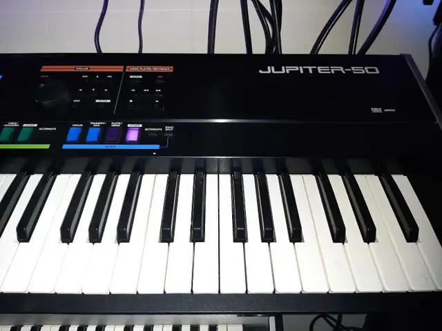 Roland Jupiter 50 in Pianos & Keyboards in Strathcona County - Image 3