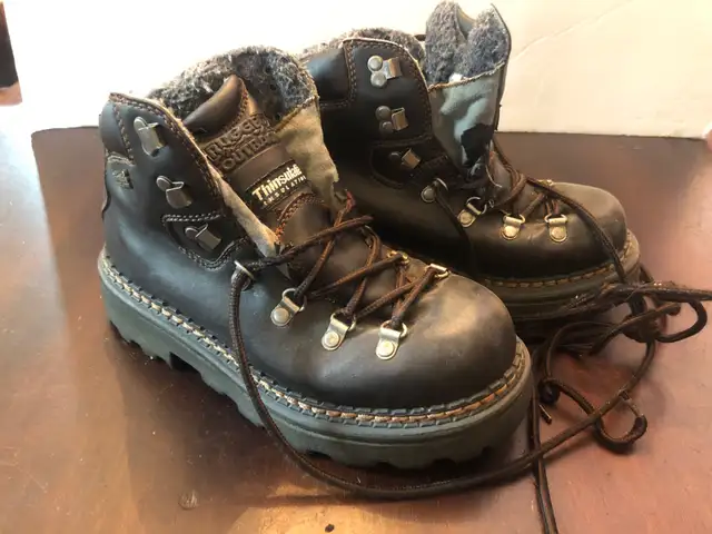 Womens Black Hiker Boots. Size 6.5. Rugged Outback.