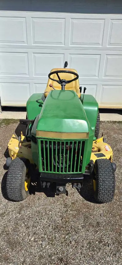 John Deere 318, View more
