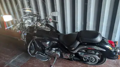 2006 Kawasaki Vulcan 900. This bike is in remarkable condition for the year. 21000kms and ready to r...