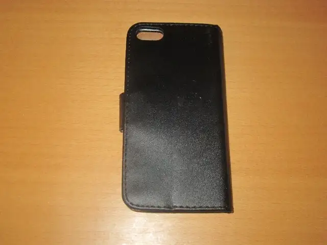 Iphone 5 Series Wallet Case with Credit Card Slots ($10.00 Each) in Cell Phone Accessories in Markham / York Region - Image 6
