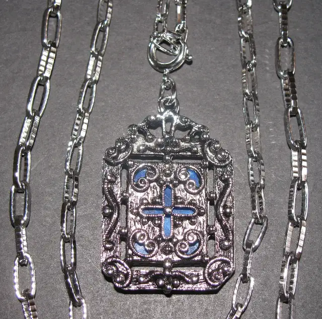 Vntg Costume Jewelry Avon Joan Rivers Sarah Coventry 47PC Mixed in Arts & Collectibles in Saint John - Image 6