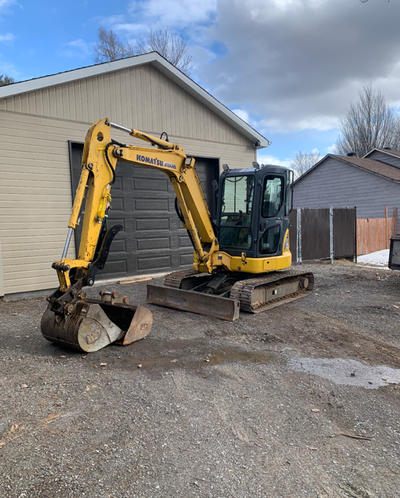 Komatsu PC45 à louer – sans opérateur - Pouce hydraulique - Godet à fossé - Godet à dents - Cabine a...