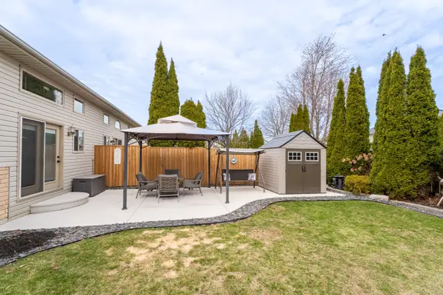 OPEN HOUSE! Like New Only Better! 433 Keil Trail N Chatham ON