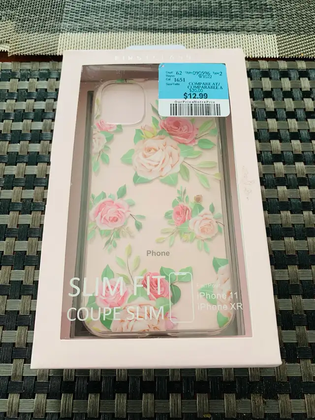 New (unused) iPhone (11/XR) slim fit case 63793682902273120