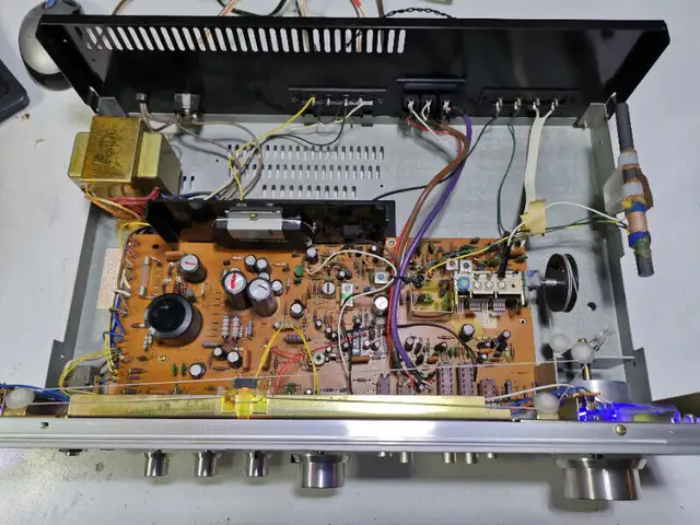 Vintage Sony  Receiver Model STR-1800 " VERY RARE" in Stereo Systems & Home Theatre in Mississauga / Peel Region - Image 10