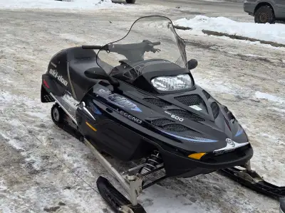 2003 Skidoo Legend 600. This sled is in extremly good shape with new carbides, spark plugs and choke...