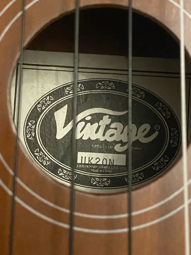 JHS& co. vintage ukulele model 11K20N. in Other in Markham / York Region - Image 5