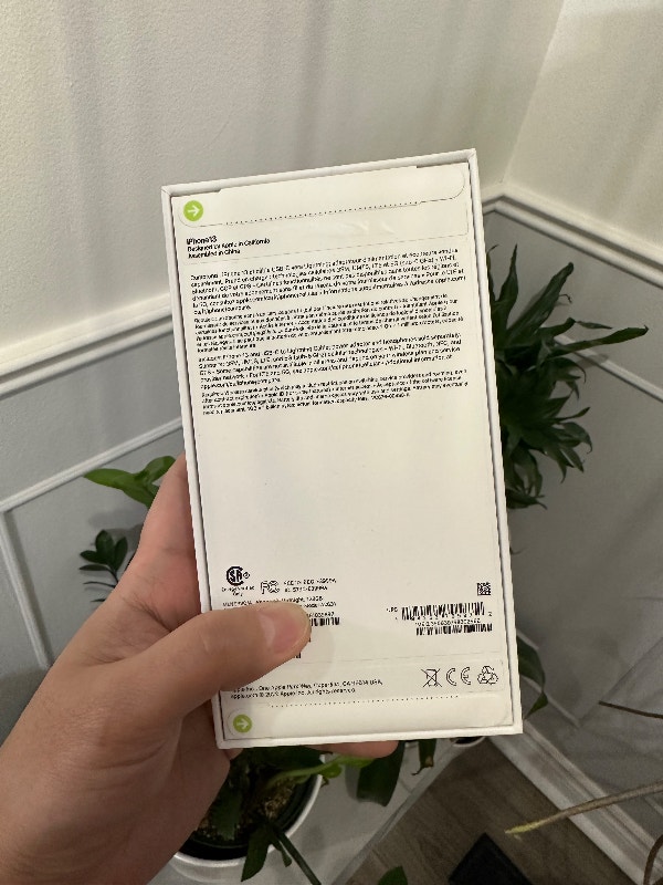 Brand New iPhone 13 [Midnight, 128GB, Unlocked] Cell Phones