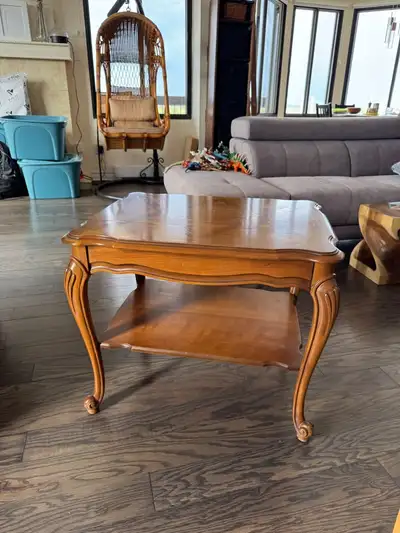 Superbe table d'appoint antique en bois, View more