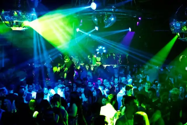 Need a DJ?64739293562499122