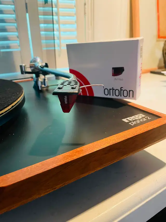 Vintage REGA Planar2 belt drive turntable in Stereo Systems & Home Theatre in City of Toronto - Image 3