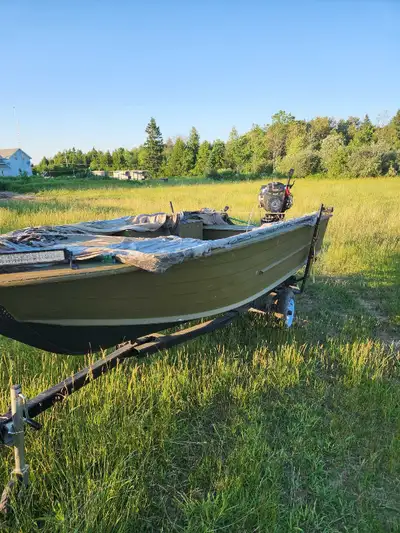 This is a 16 foot v hull aluminum boat 6' wide. Does NOT come with engine but I can help you get one...