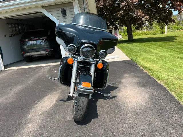 2009 Harley Davidson Electraglide Ultra Classic in Touring in Charlottetown - Image 4
