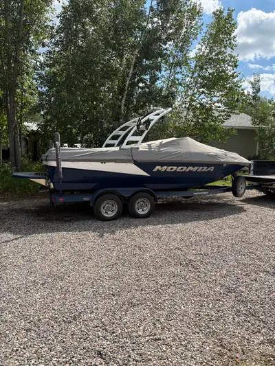 2014 Mondo Ski and surf boat 172 hours One owner , stored in doors Located at Candle Lake